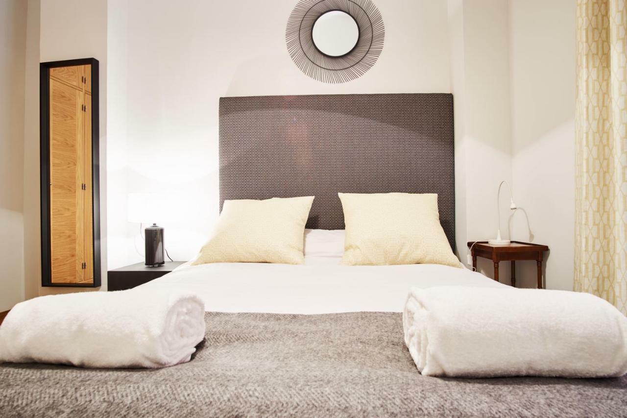 Arenal Carreteria Deluxe Suites By Valcambre Sevilla Exteriér fotografie
