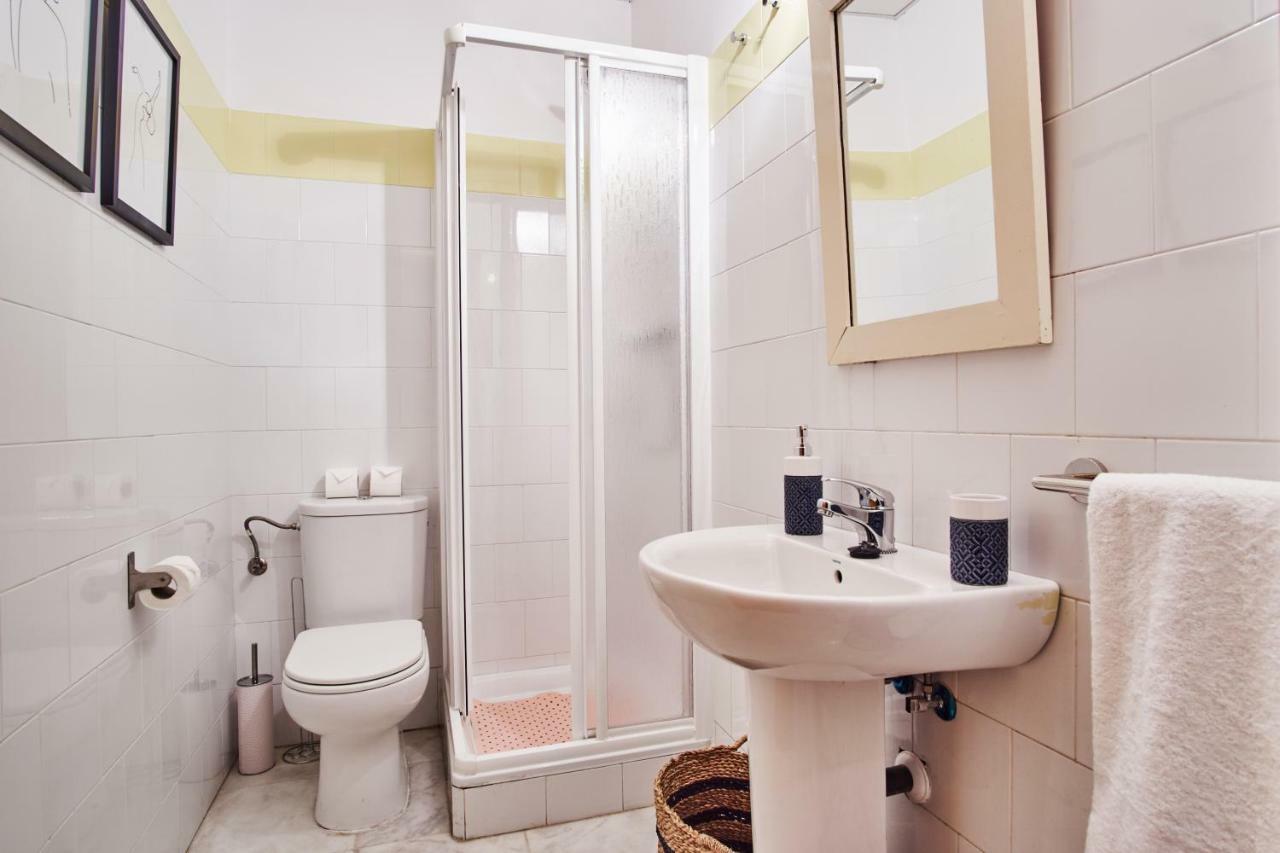 Arenal Carreteria Deluxe Suites By Valcambre Sevilla Exteriér fotografie